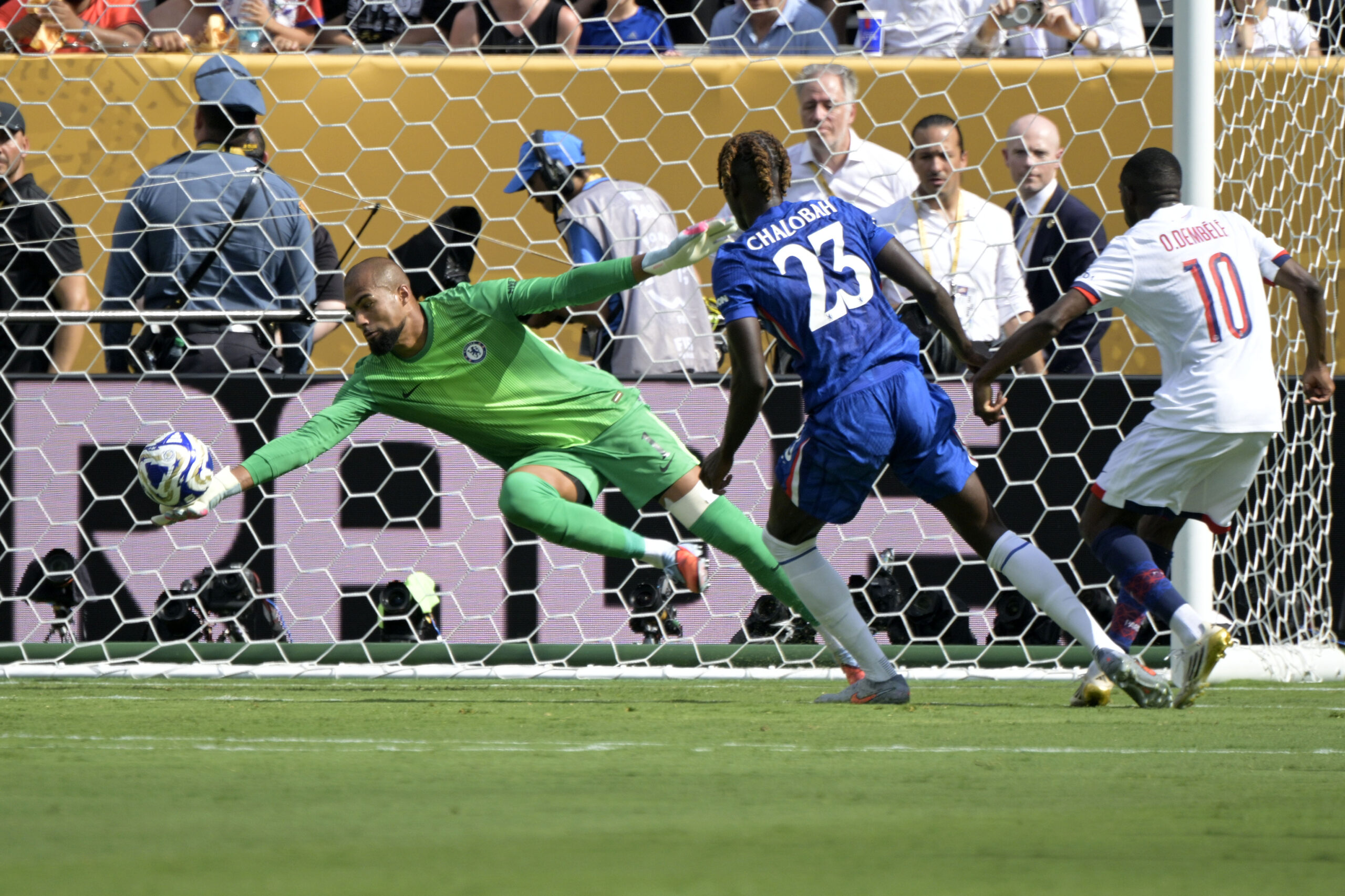 Từ thảm họa đến huyền thoại: Robert Sanchez và hành trình đăng quang cùng Chelsea tại FIFA Club World Cup 2025