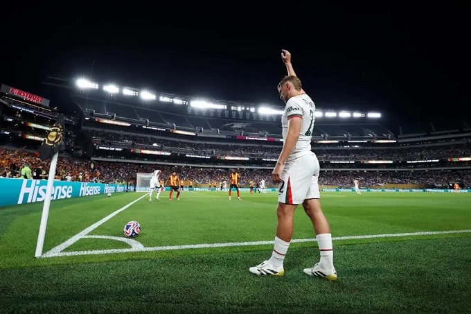 Chiến Thuật Phạt Góc Ngắn: Bí Quyết Thành Công Của Chelsea Dưới Triều Đại Maresca