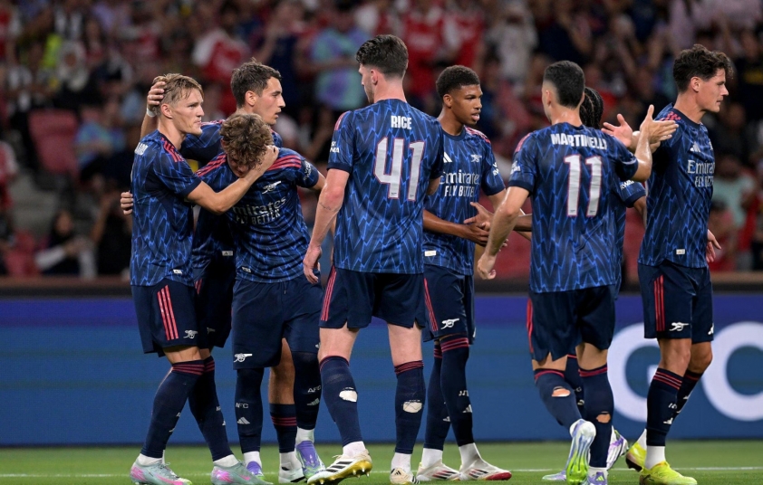 Arsenal kịch tính thắng ngược Newcastle 3-2 nhờ tài năng 15 tuổi Dowman