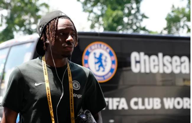 Noni Madueke chính thức chia tay Chelsea: Chuyển đến Arsenal hay bến đỗ mới?