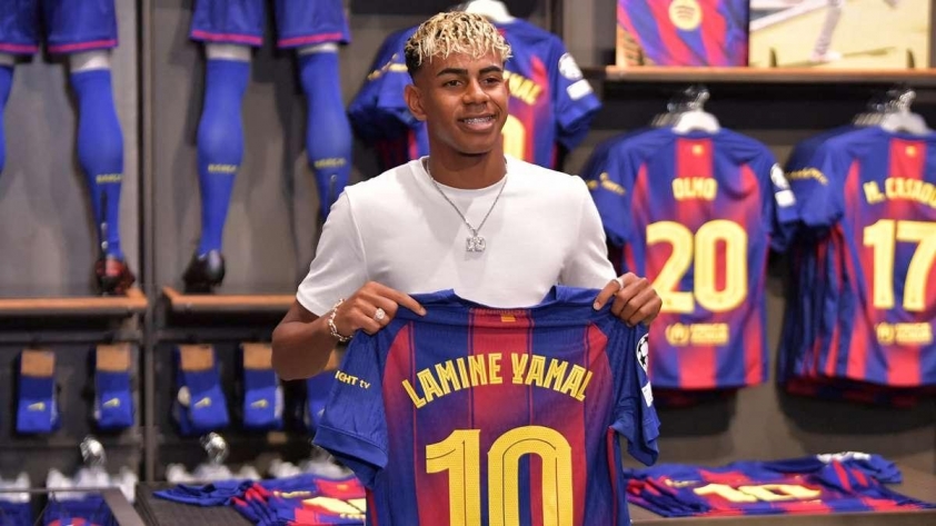 Lamine Yamal: Người kế thừa áo số 10 huyền thoại của Barcelona