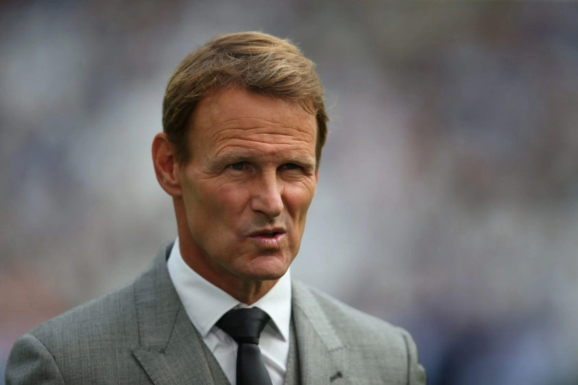 Teddy Sheringham chỉ trích Marcus Rashford: Không xứng đáng đến Barcelona