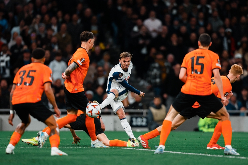Nhận định Luton vs Tottenham: Gà Trống Khẳng Định Sức Mạnh