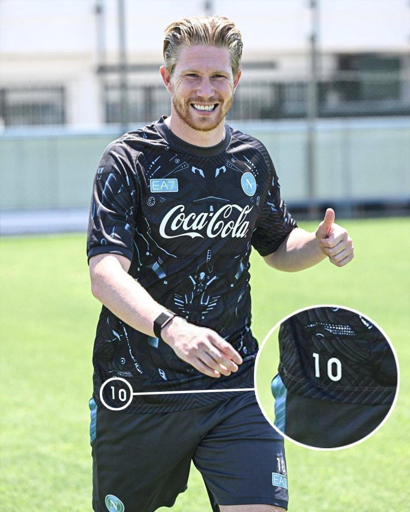 Kevin De Bruyne và chiếc áo số 10 huyền thoại của Napoli: Sự kế thừa hay chỉ là sự trùng hợp?