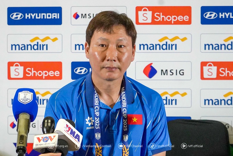 HLV Kim Sang Sik: U23 Việt Nam tập trung từng trận, chưa nghĩ đến bán kết gặp Indonesia