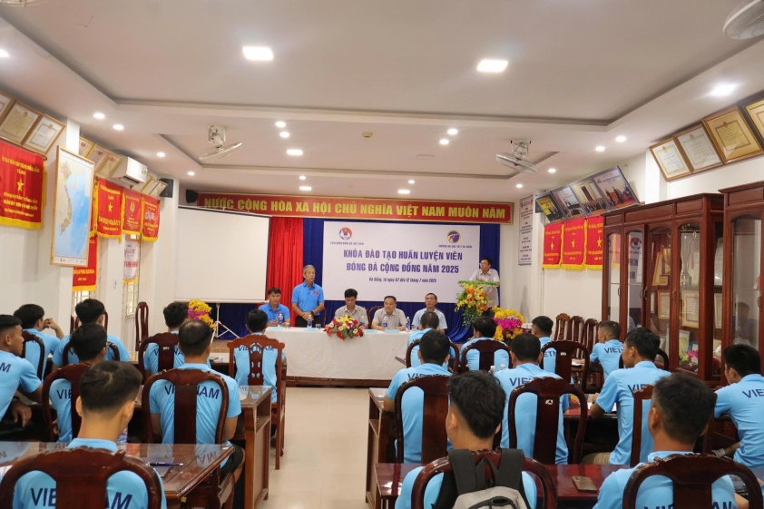 Khóa học Huấn luyện viên Bóng đá Cộng đồng 2025: Nâng tầm chất lượng huấn luyện bóng đá trẻ Việt Nam