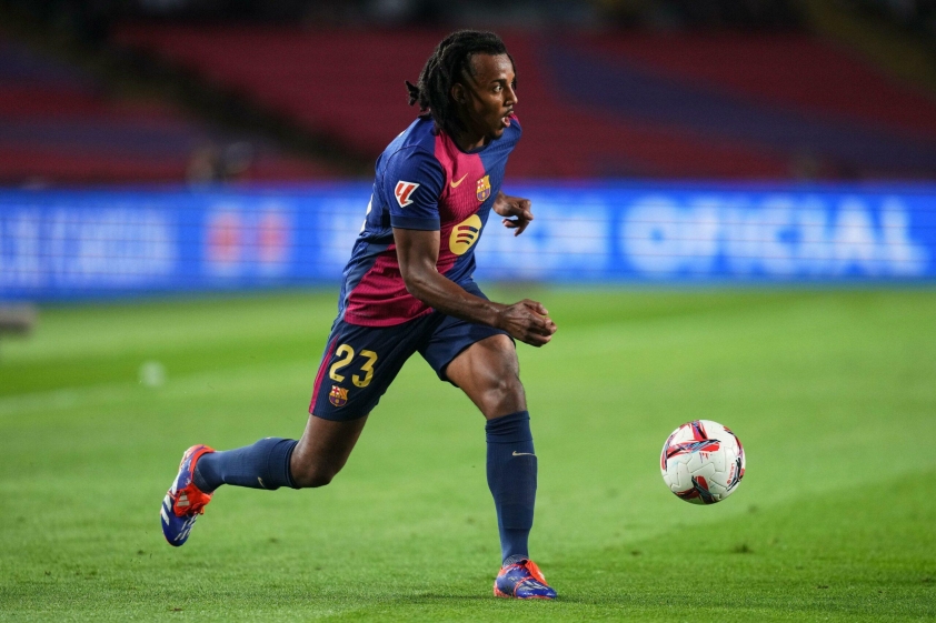 Barcelona quyết tâm giữ chân trụ cột Jules Kounde