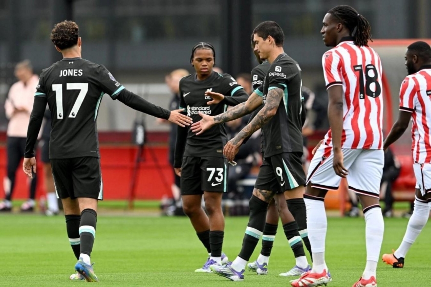 Liverpool Đại Thắng Stoke City 5-0, Nunez Hat-trick Rực Rỡ