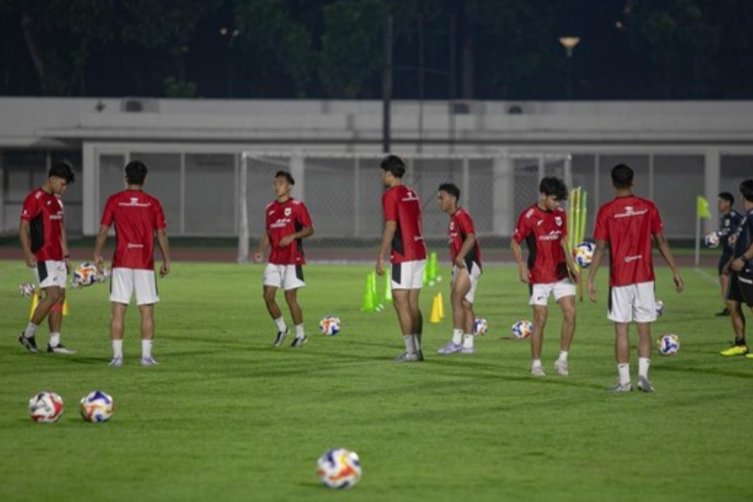 HLV Vanenburg gây bất ngờ: U23 Indonesia không đá giao hữu trước thềm SEA Games