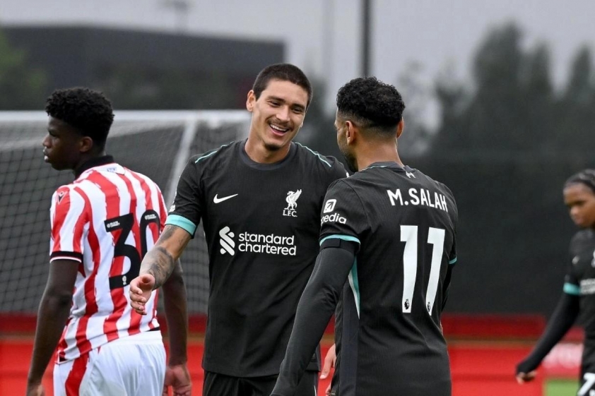 Liverpool Đại Thắng Stoke City 5-0, Nunez Hat-trick Rực Rỡ