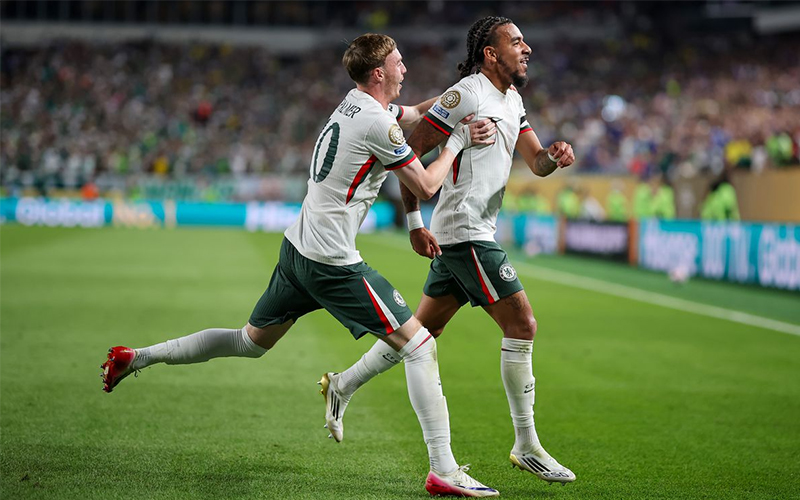 Bùng nổ phút cuối, Chelsea "thoát hiểm" vào bán kết Club World Cup 2025