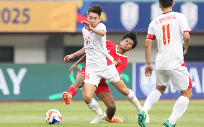 CĐV Lào phản ứng trái chiều sau trận thua U23 Việt Nam
