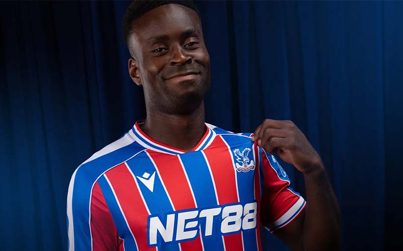 Crystal Palace Ra Mắt Áo Đấu Sân Nhà 2025/26: Nét Chơi Đậm Bản Sắc