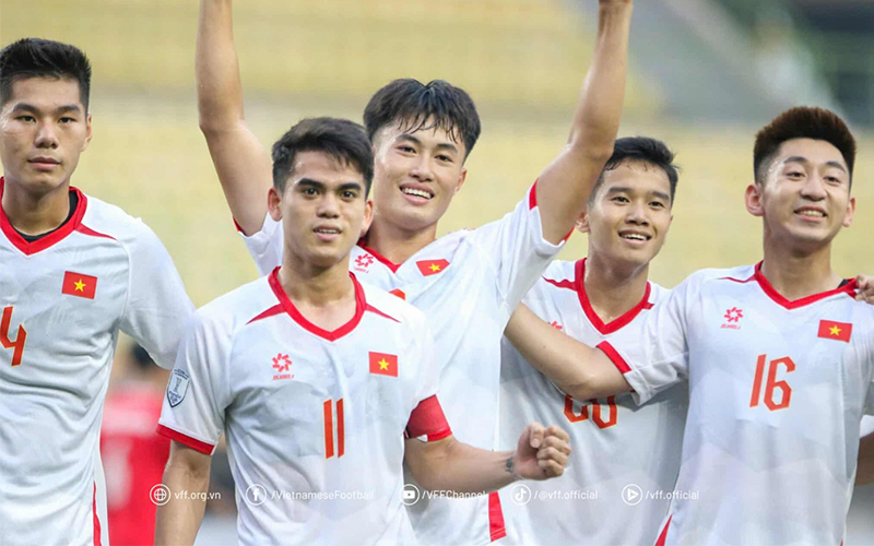 Hạ U23 Lào 3-0, U23 Việt Nam rộng đường vào bán kết