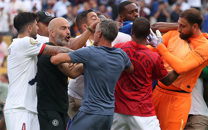 Luis Enrique Đánh Cầu Thủ Chelsea, Đối Mặt Án Phạt Nặng Từ FIFA