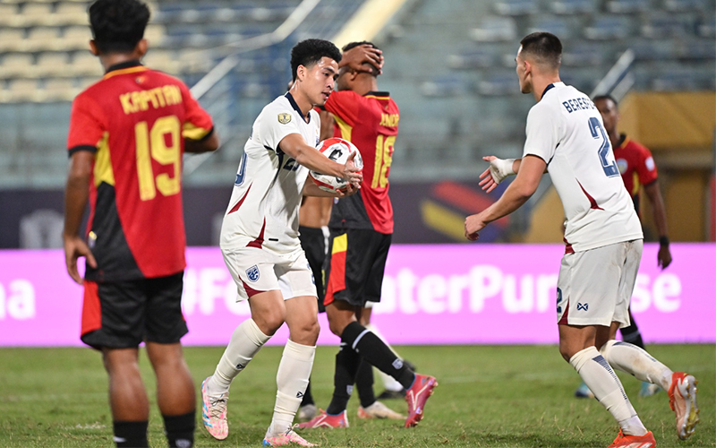 Thắng đậm 4-0, U23 Thái Lan gần như cầm chắc vé vào bán kết U23 Đông Nam Á