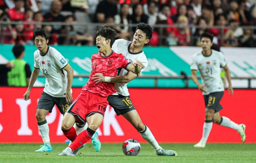 Tuyệt Đỉnh Thắng Lợi: Hàn Quốc Đánh Bại Trung Quốc 3-0 Tại Cúp Bóng Đá Đông Á