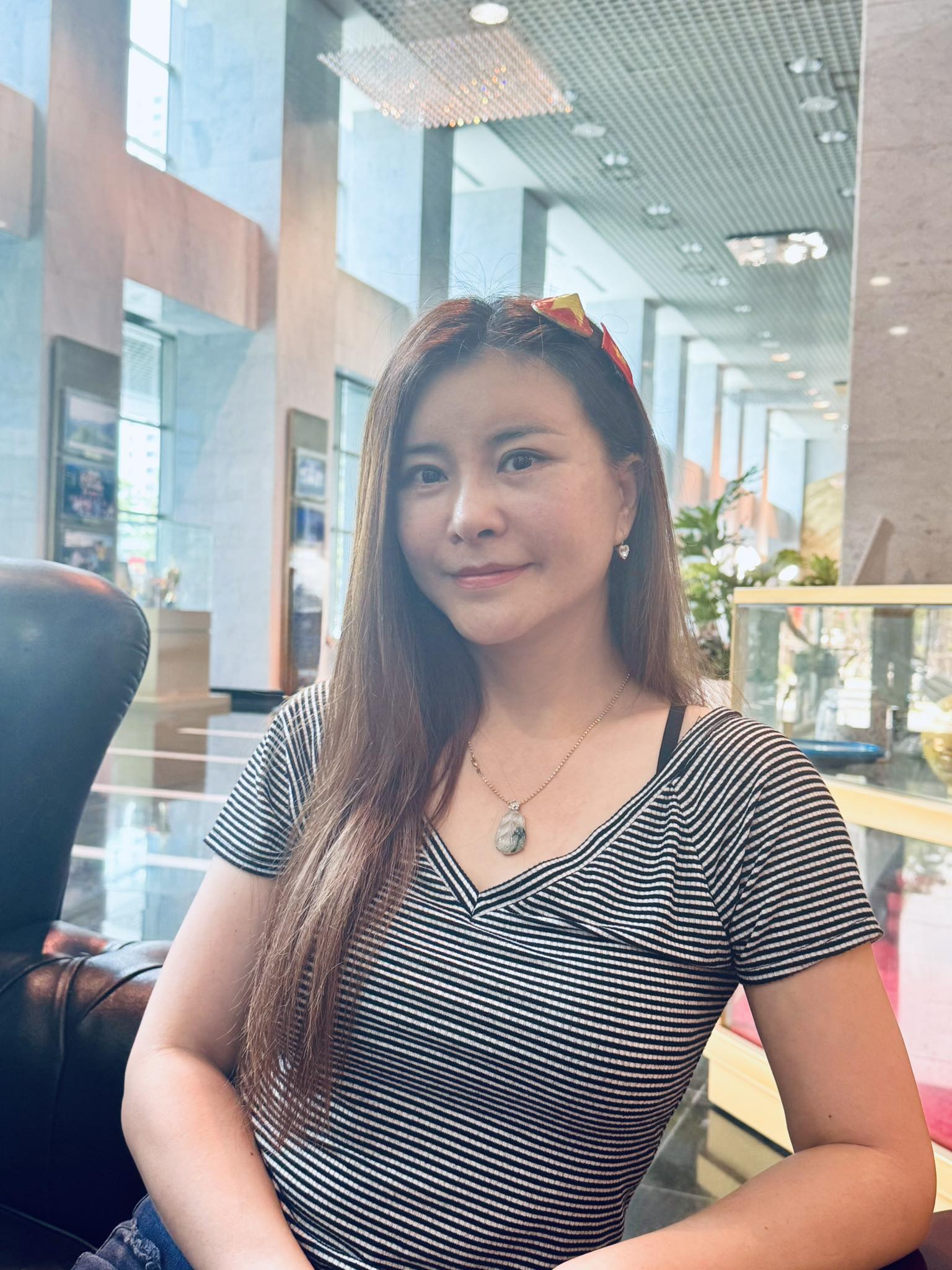 Kim Oanh chiếm sóng mạng xã hội vì công khai việc phẫu thuật thẩm mỹ