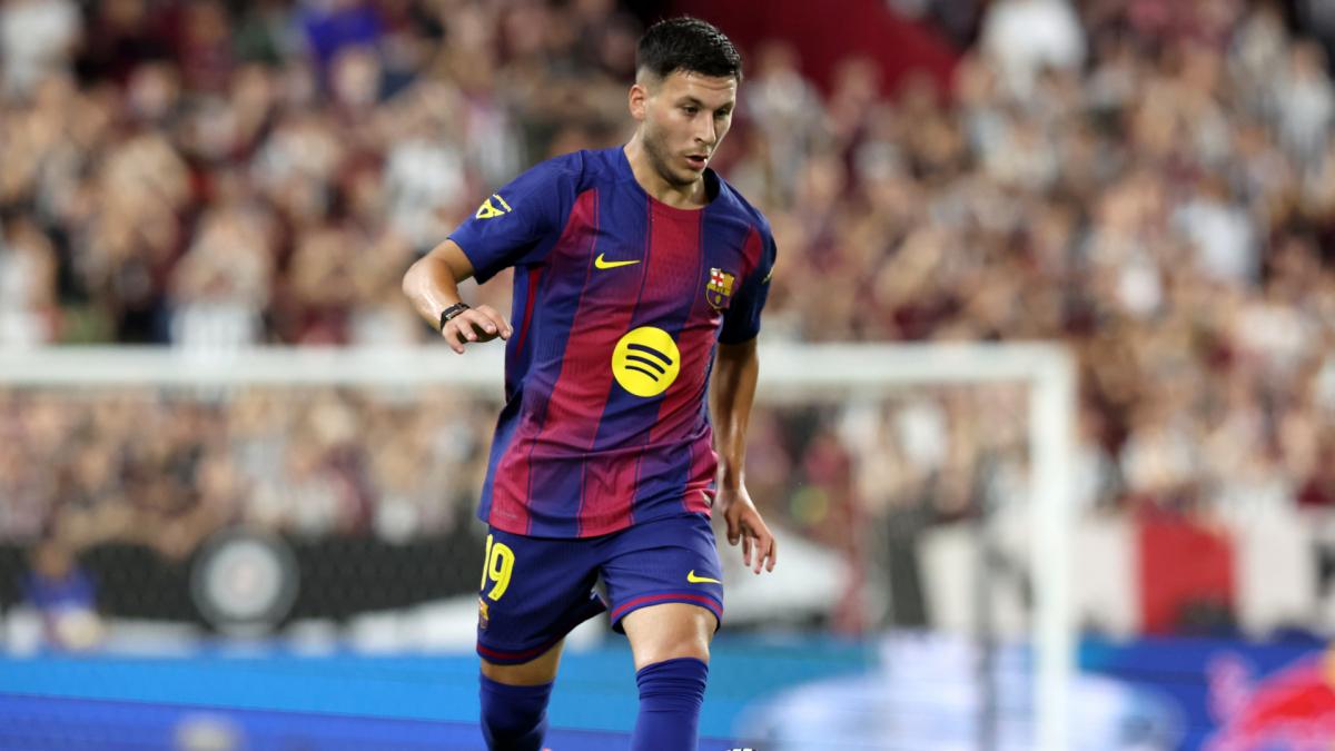 sao-tre-nay-hoa-nhap-nhanh-voi-doi-chu-san-camp-nou