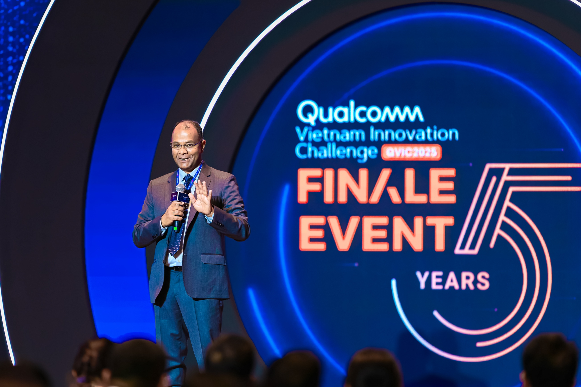Đại diện Qualcomm chia sẻ tại vòng Chung kết cuộc thi