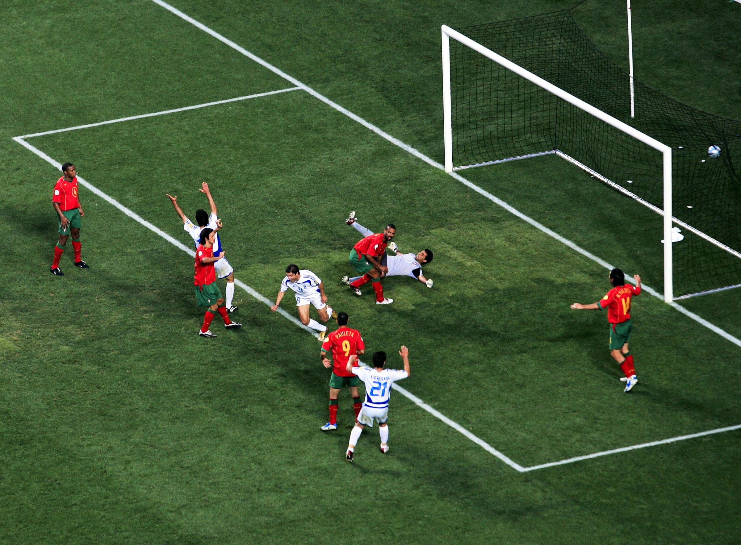 EURO 2004 là giải đấu của nhiều điều bất ngờ.