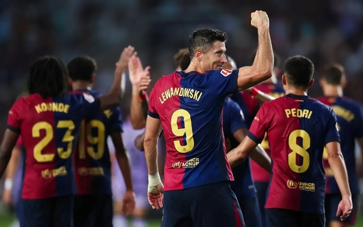 Barca hướng tới Champions League