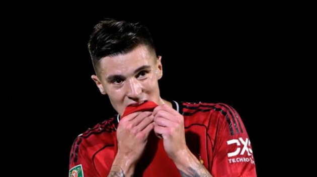 Benjamin Sesko thi đấu dưới sức tại trận đầu tiên đá chính cho Man Utd