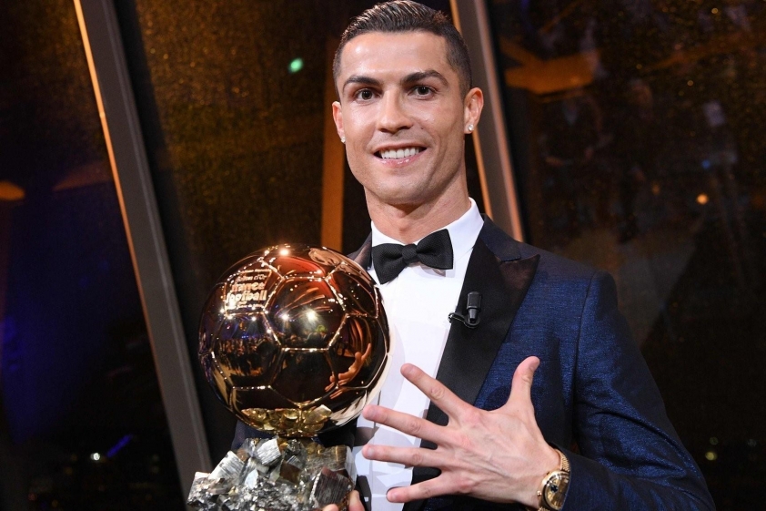 Cuộc gọi bí mật giữa Ronaldo và Messi: Sự thật đằng sau ánh hào quang Quả bóng Vàng