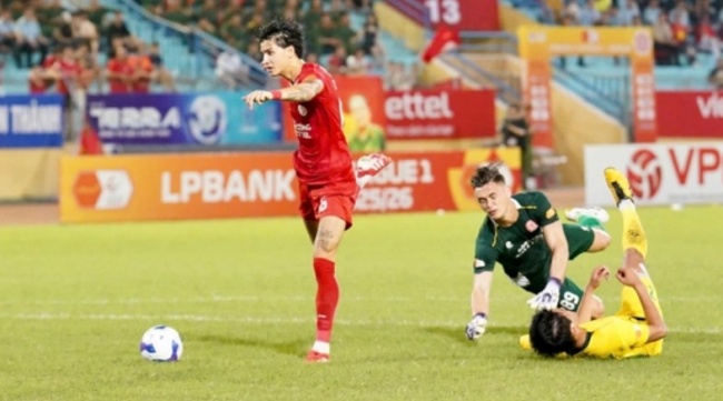 Damian ghi bàn nhanh trong trận ra mắt