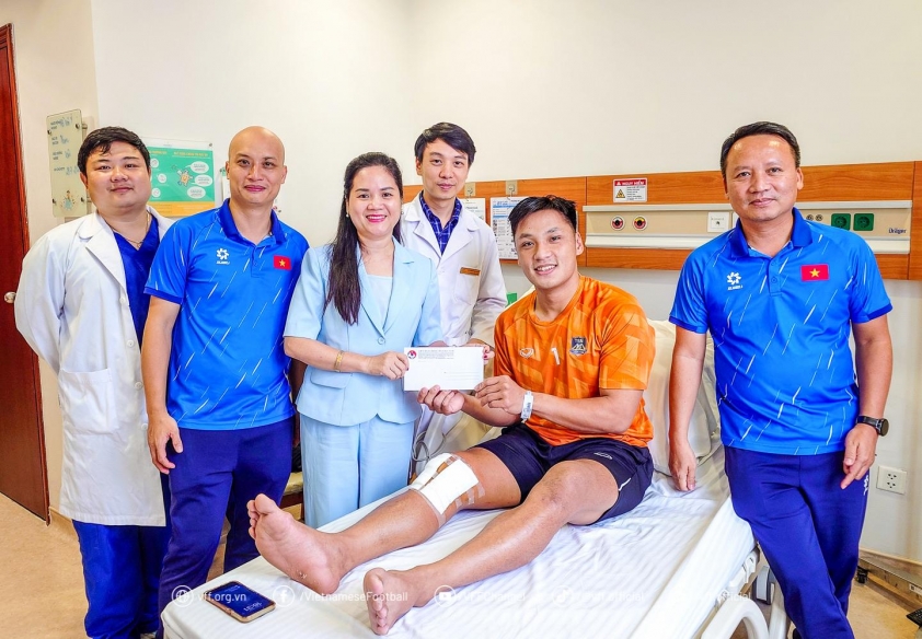 Thủ môn Hồ Văn Ý chấn thương, bỏ lỡ SEA Games 33 và những giải đấu quan trọng