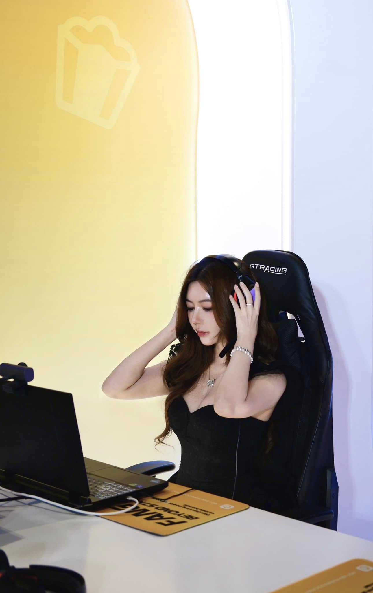 Nữ streamer Ohsusu tại sự kiện