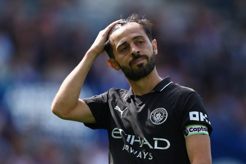Bernardo Silva hỗ trợ phòng ngự