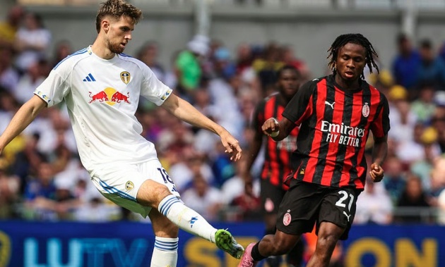 Hình ảnh trận đấu giữa Leeds và Milan