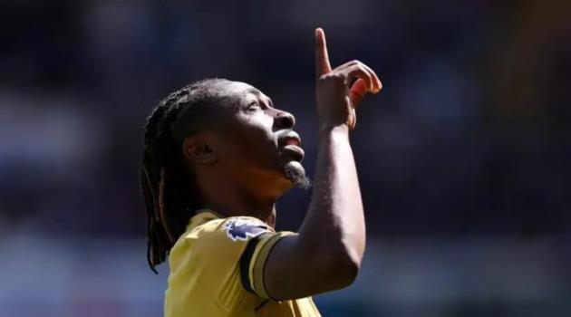 Eberechi Eze chuẩn bị gia nhập Arsenal