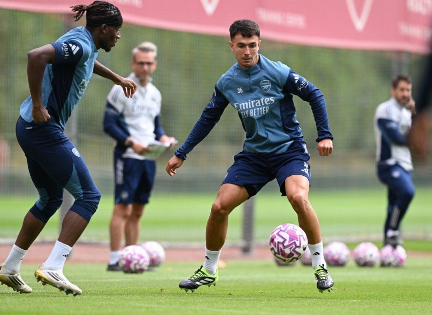 Zubimendi giờ rất quan trọng với Arsenal