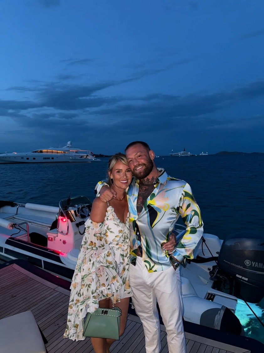 Conor McGregor và Dee Devlin trên du thuyền
