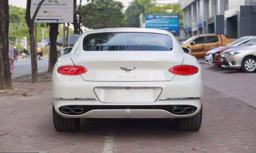 Khối động cơ V8 tăng áp kép mạnh mẽ