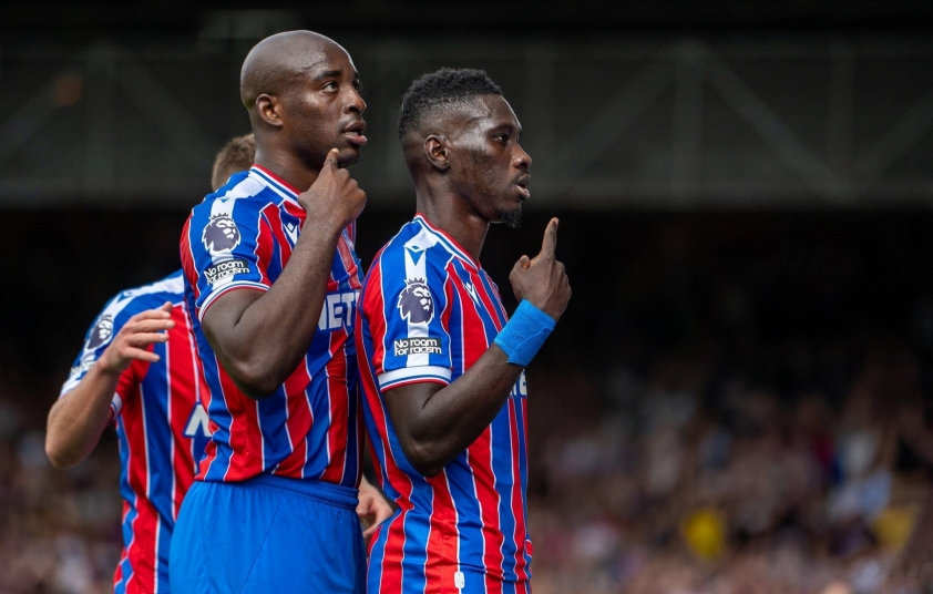 Crystal Palace ghi bàn mở tỷ số