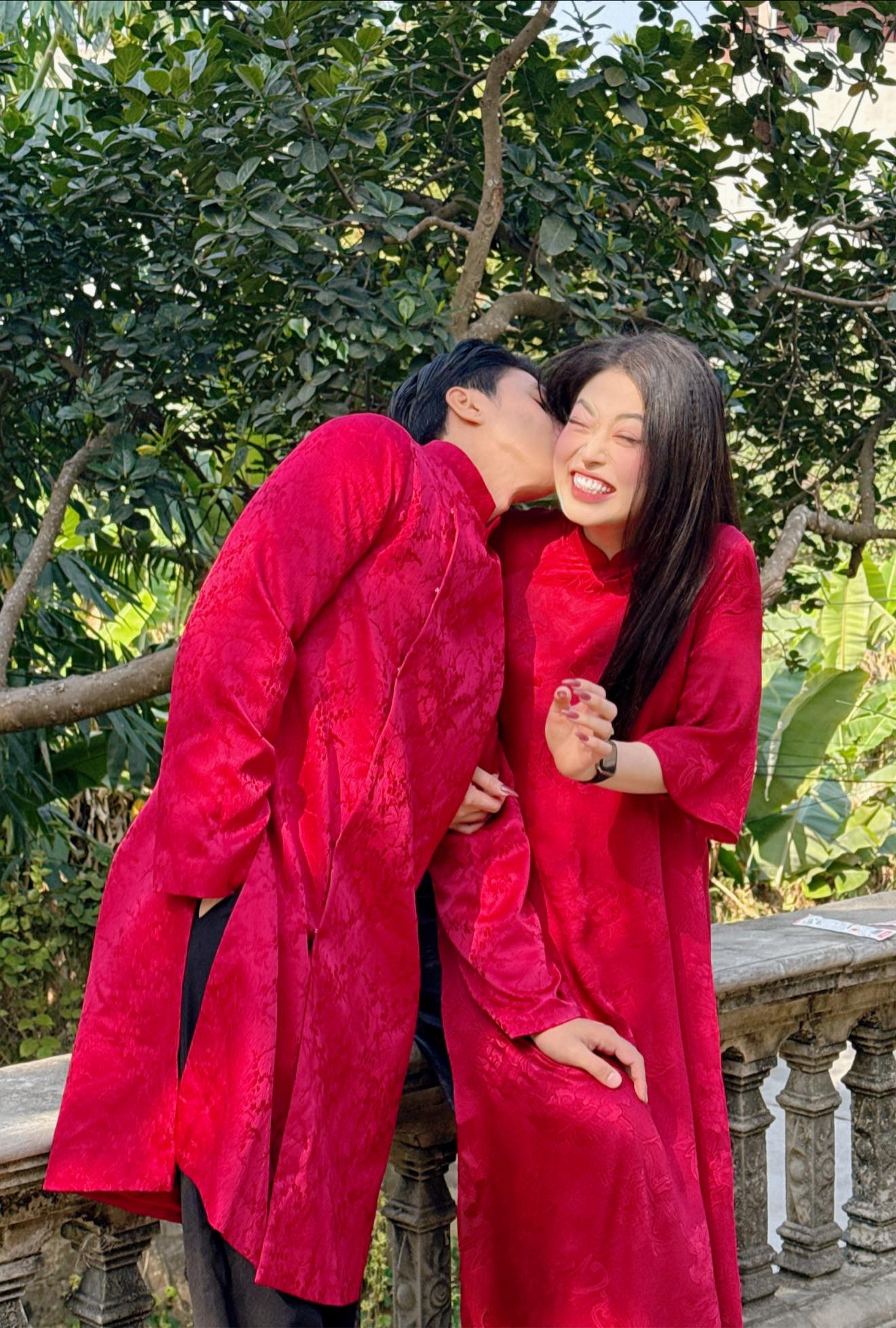 Bình An trêu chọc Phương Nga hài hước