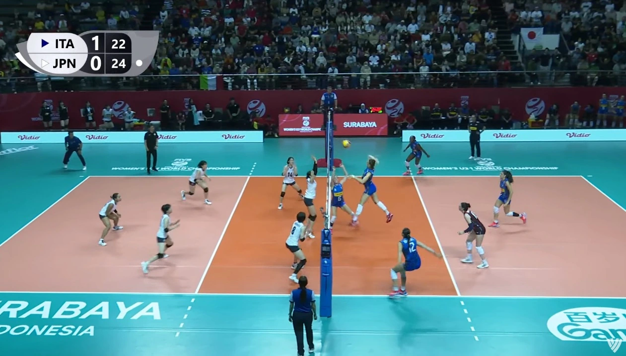 Set 2 cũng kết thúc với tỷ số 25-22 nhưng nghiêng về phía Nhật Bản