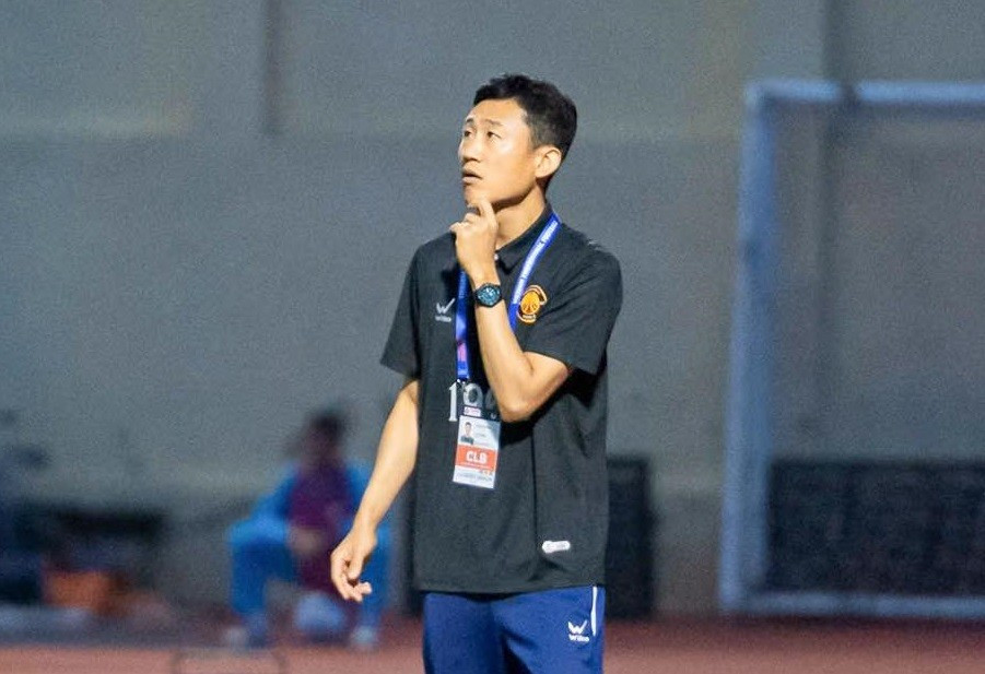 HLV Choi Won-kwon đang chịu áp lực