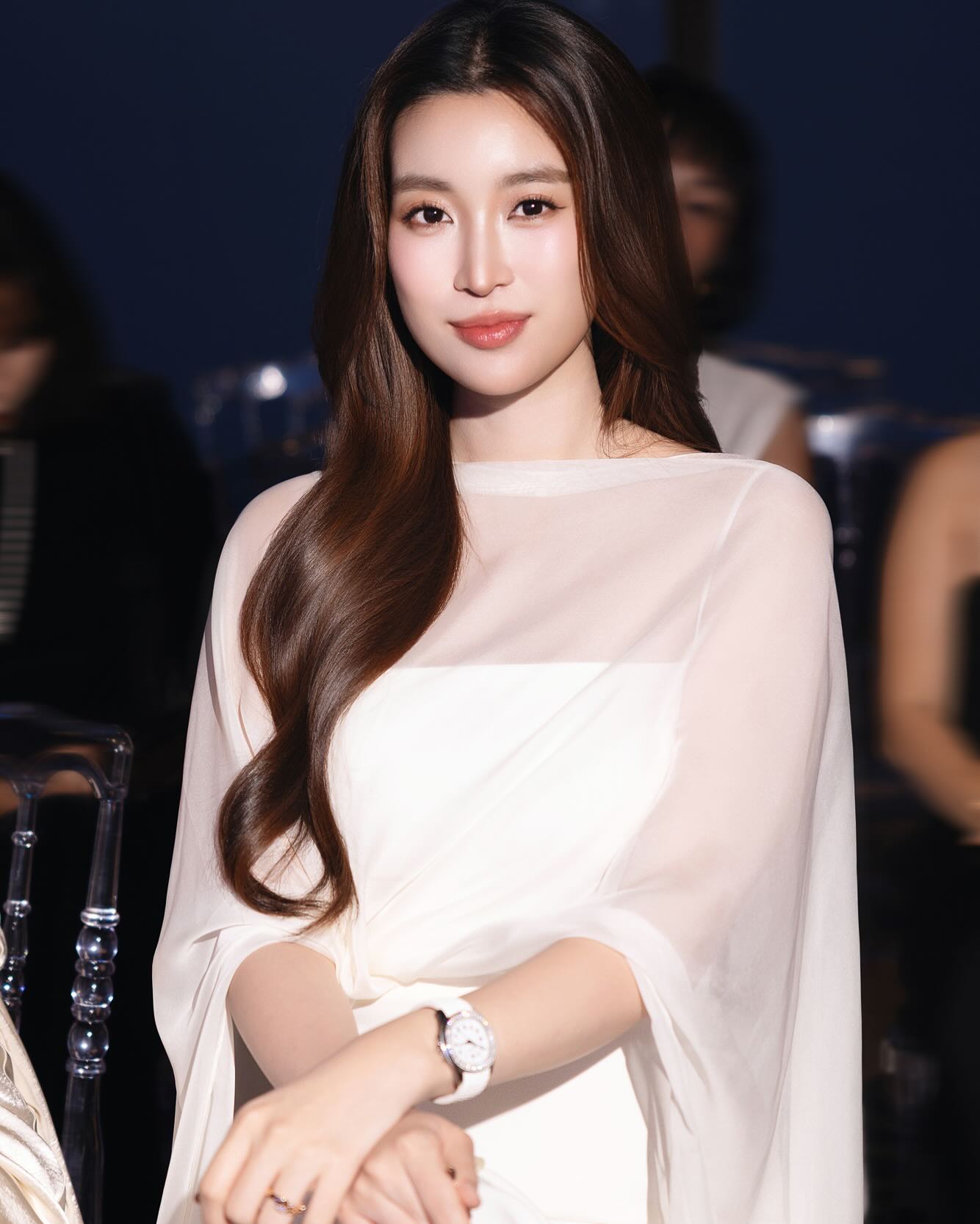 Đỗ Mỹ Linh lộng lẫy tái xuất showbiz