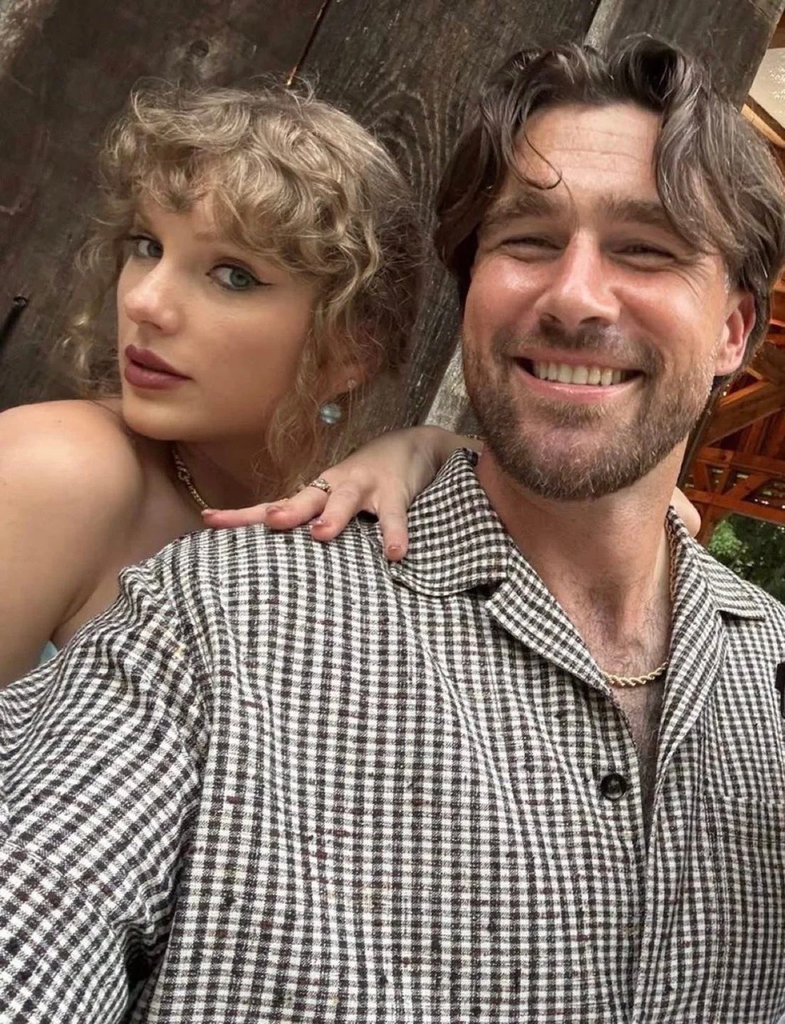 Travis Kelce cùng Taylor Swift