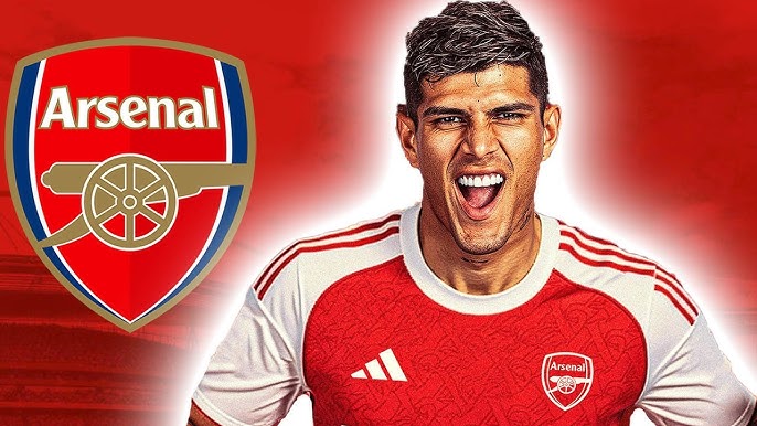 Piero Hincapie khoác áo Arsenal