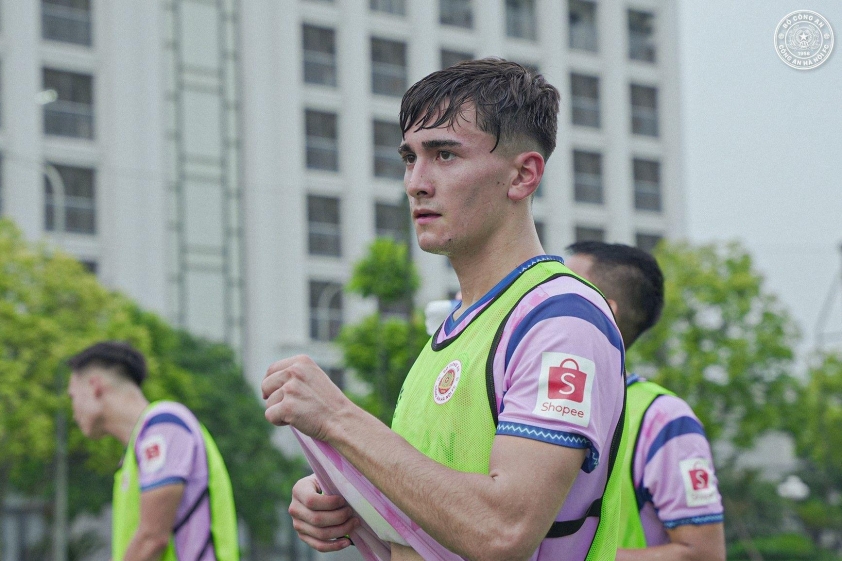 Brandon Ly: Hành trình chinh phục giấc mơ áo đỏ