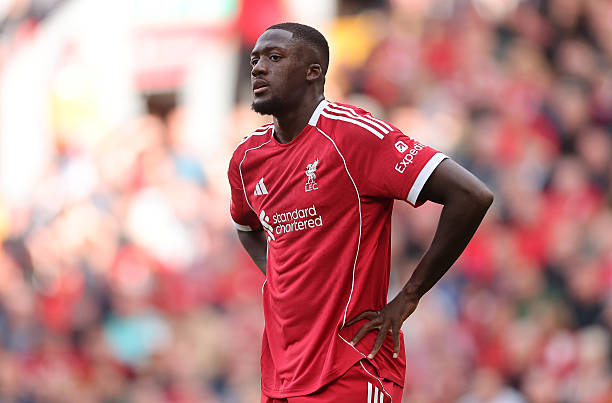 Konate chơi vững vàng trước Arsenal