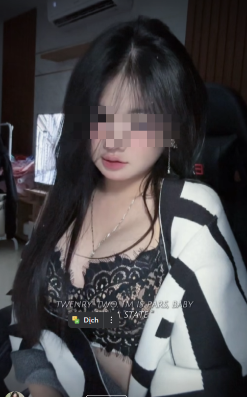 'Bạo tay' kéo áo khoe nội y hờ hững, một gái xinh TikTok nhận phản ứng trái chiều- Ảnh 1.