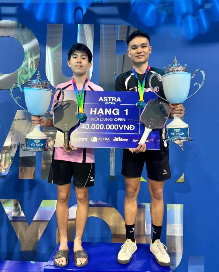 Hình ảnh Nhật Minh và Trịnh Linh Giang