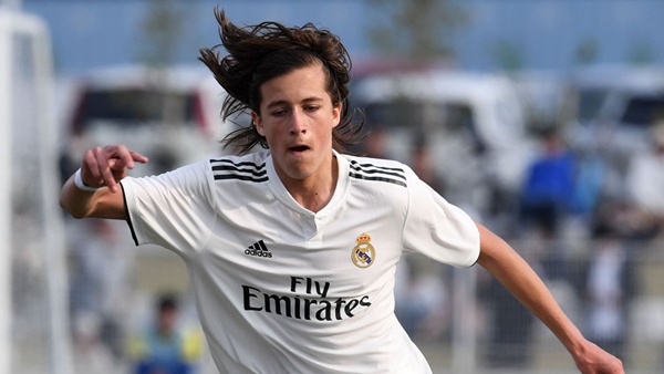 Alvaro Carreras thi đấu tại Real Madrid