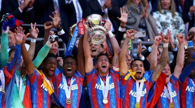 Palace mất suất dự Europa League.
